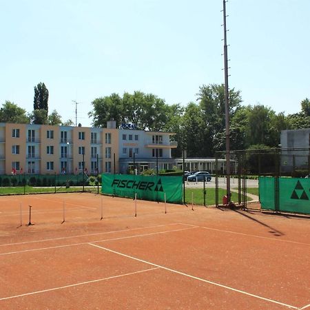 Hotel Korekt Banka Екстериор снимка