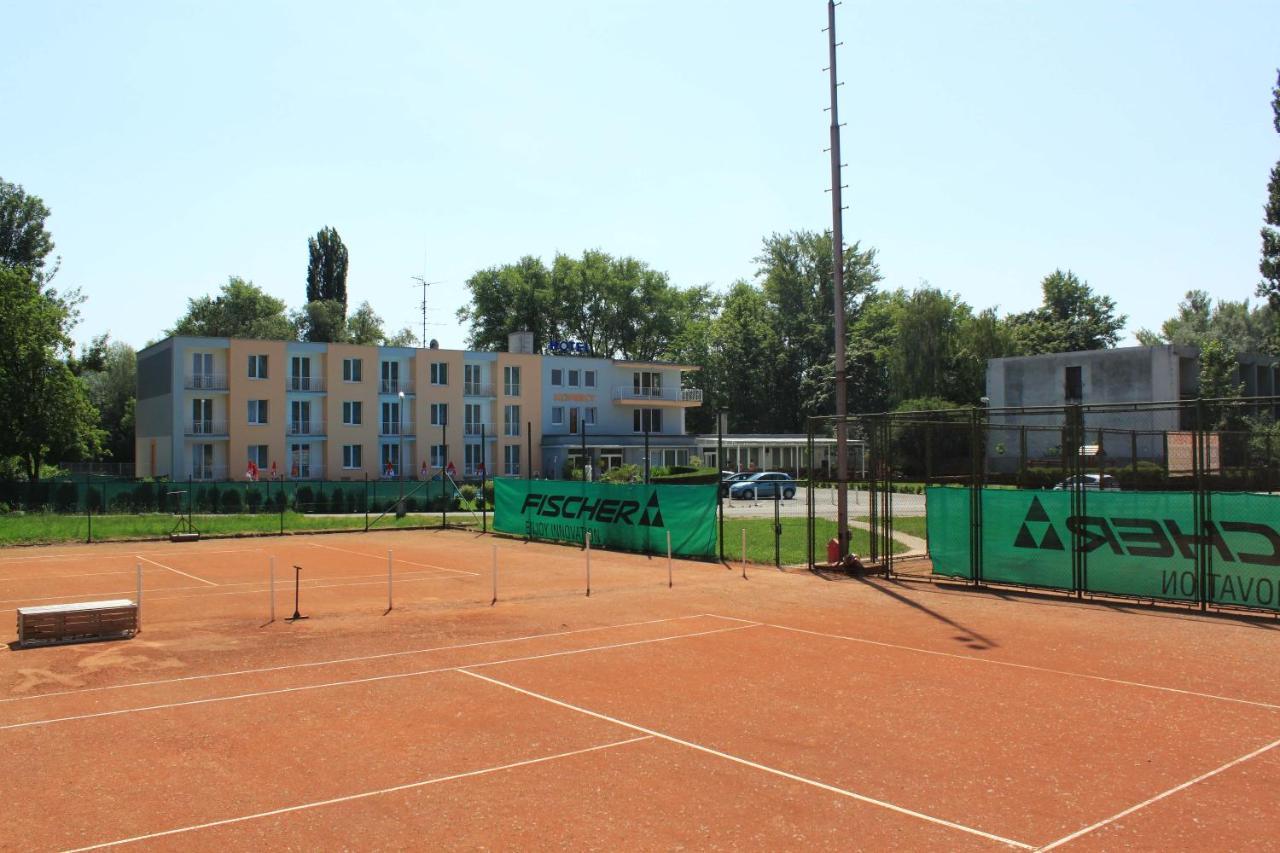 Hotel Korekt Banka Екстериор снимка